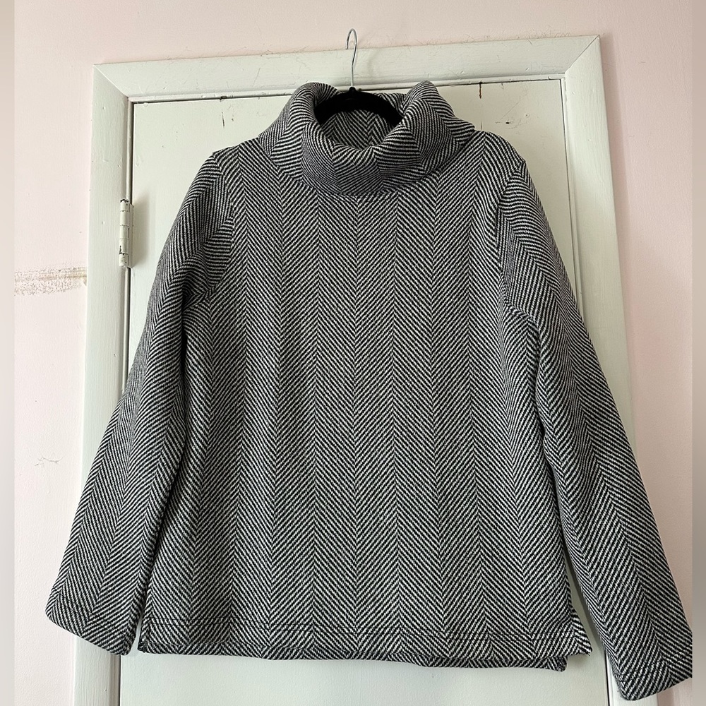 NWT Size Large J. Crew Navy & White Funnel Neck Sweatshirt